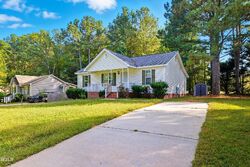 Pre-foreclosure in  AMBER ACRES LN Knightdale, NC 27545