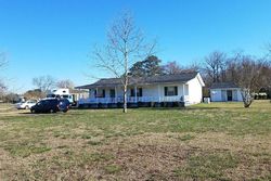 Pre-foreclosure Listing in SMOKEY POINT RD WATER VIEW, VA 23180