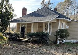 Pre-foreclosure in  WINDSOR SHADES LN Providence Forge, VA 23140