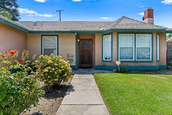 Pre-foreclosure in  WHITE CHAPEL LN Porterville, CA 93257