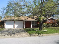 Pre-foreclosure in  YOLANDA DR Fort Worth, TX 76112
