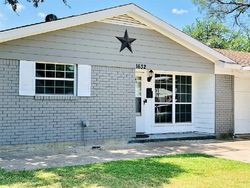 Pre-foreclosure in  GILL ST Fort Worth, TX 76131