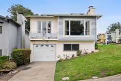 Pre-foreclosure in  FOOTHILL DR Pacifica, CA 94044