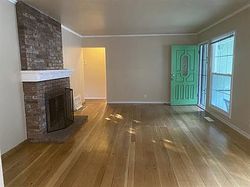 Pre-foreclosure in  LAS VEGAS AVE Oakland, CA 94605