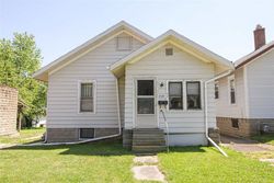 Pre-foreclosure in  4TH ST Lincoln, IL 62656