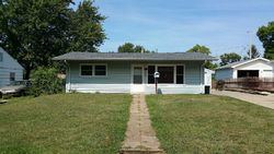 Pre-foreclosure in  ILLINOIS ST Pekin, IL 61554