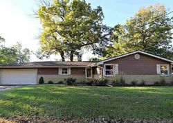 Pre-foreclosure in  OAKWOOD RD East Peoria, IL 61611