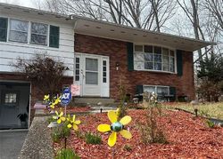 Pre-foreclosure in  FIELDSTONE CT Newburgh, NY 12550