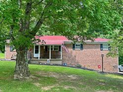 Pre-foreclosure in  IVY HILL RD Hillsboro, OH 45133