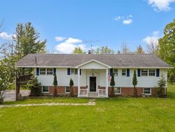 Pre-foreclosure in  DEERFIELD DR Owego, NY 13827