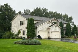Pre-foreclosure in  DRIFTWOOD DR Oneida, NY 13421