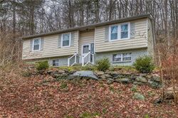 Pre-foreclosure in  CANOPUS HOLLOW RD Putnam Valley, NY 10579