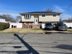 Pre-foreclosure in  IDAHO ST Lindenhurst, NY 11757