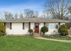 Pre-foreclosure in  HOUNSLOW RD Shirley, NY 11967