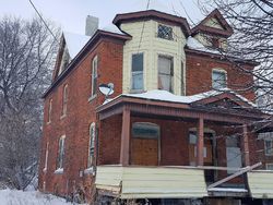 Pre-foreclosure in  MERRIMAN AVE Syracuse, NY 13204