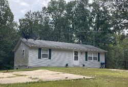  N Service Rd, Bourbon MO