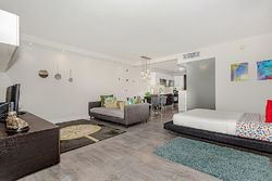 Pre-foreclosure in  COLLINS AVE  Miami Beach, FL 33139