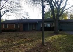 Pre-foreclosure in  DRAKE DR Crystal Lake, IL 60012