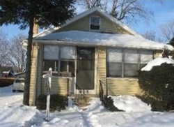 Pre-foreclosure in  W RIDGELAND AVE Waukegan, IL 60085