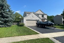 Pre-foreclosure in  S PRESLEY CIR Plainfield, IL 60585