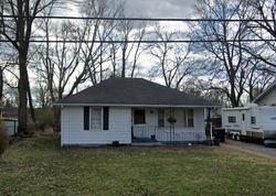 Pre-foreclosure in  HIGHLAND DR Jeffersonville, IN 47130