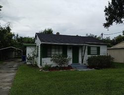Pre-foreclosure in  NW 10TH DR Mulberry, FL 33860