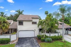 Pre-foreclosure in  BEDFORD MEWS CT West Palm Beach, FL 33414