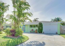 Pre-foreclosure in  CARANDIS CIR West Palm Beach, FL 33406