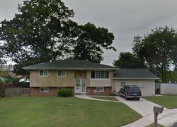 Pre-foreclosure in  RUSSELL CT Copiague, NY 11726