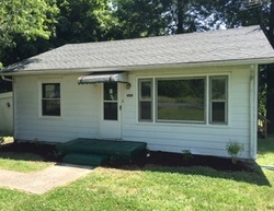 Pre-foreclosure in  SPRINGFIELD RD Elizabethtown, KY 42701