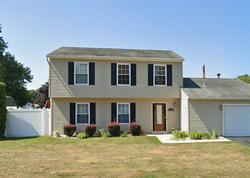 Pre-foreclosure in  APPLETREE RD Howell, NJ 07731
