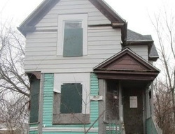Pre-foreclosure in  N 6TH ST Milwaukee, WI 53212