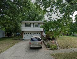 Pre-foreclosure in  FOXFIRE LN Batavia, OH 45103