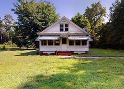 Pre-foreclosure in  LINE FENCE RD Hayes, VA 23072