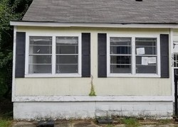 Pre-foreclosure in  LE GRAND ST Savannah, GA 31401