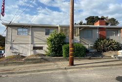 Pre-foreclosure in  DOREMUS AVE Richmond, CA 94805