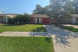 Pre-foreclosure in  WILLOWBROOK DR Gretna, LA 70056