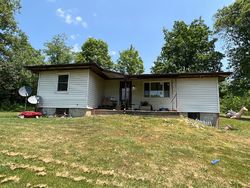 Pre-foreclosure in  LINNWOOD RD Eighty Four, PA 15330