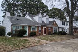 Pre-foreclosure in  HOLLOMON DR Hampton, VA 23666
