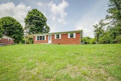 Pre-foreclosure in  HINKLE DR Morristown, TN 37814