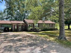 Pre-foreclosure in  PINECREST LN Middleton, TN 38052