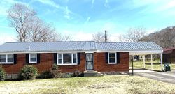 Pre-foreclosure in  DUPONT AVE Waverly, TN 37185