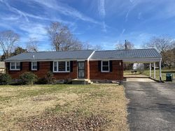 Pre-foreclosure in  DUPONT AVE Waverly, TN 37185