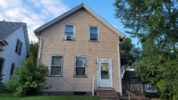 Pre-foreclosure in  W 16TH ST Davenport, IA 52804