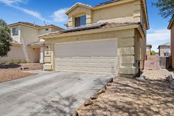 Pre-foreclosure in  W FLAMING ARROW DR Green Valley, AZ 85614