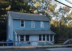 Pre-foreclosure in  OAK ST Walden, NY 12586