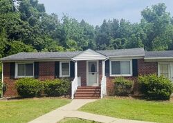 Pre-foreclosure in  RICHMOND RD Warsaw, VA 22572