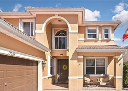 Pre-foreclosure in  PLANTATION PRESERVE CIR S Fort Myers, FL 33966