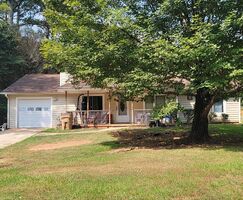  Brook Hollow Dr, Rex GA