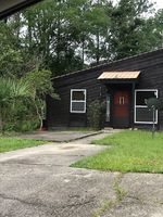 Pre-foreclosure in  NE 17TH TER Gainesville, FL 32609